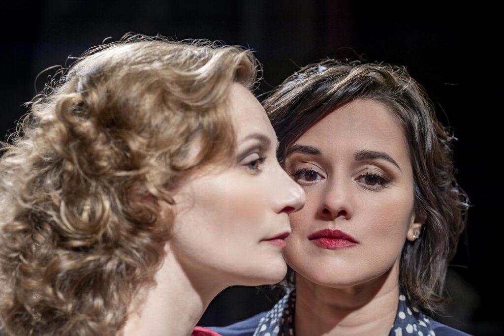 Clara Carvalho dirige Hedda Gabler