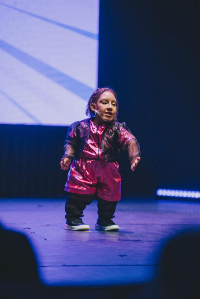 MC Divertida e sua turminha no teatro Sabesp