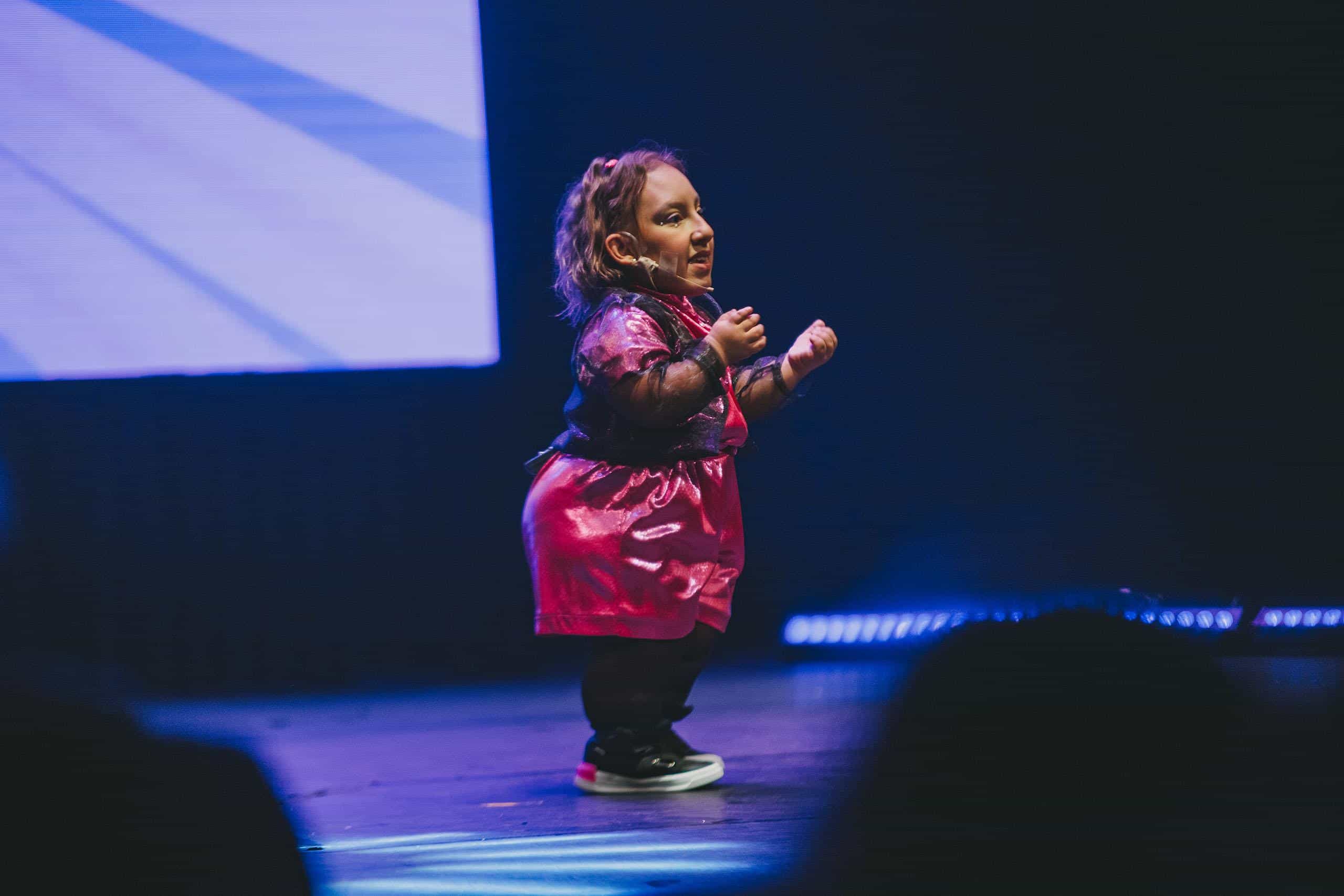 MC Divertida e sua turminha no teatro Sabesp