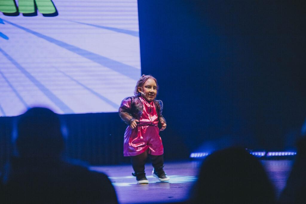 MC Divertida e sua turminha no teatro Sabesp
