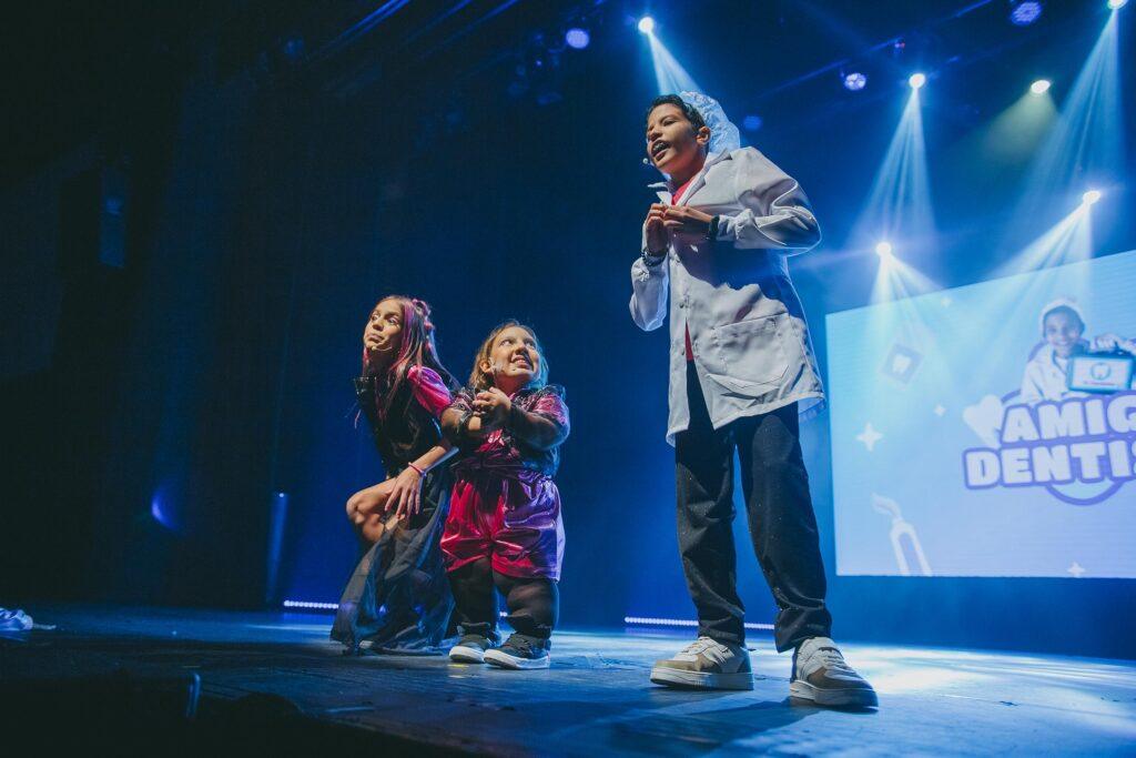 MC Divertida e sua turminha no teatro Sabesp