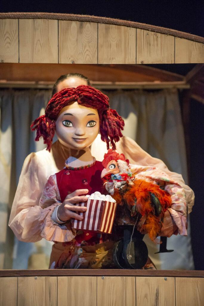 Cia das Rosas faz homenagem ao circo