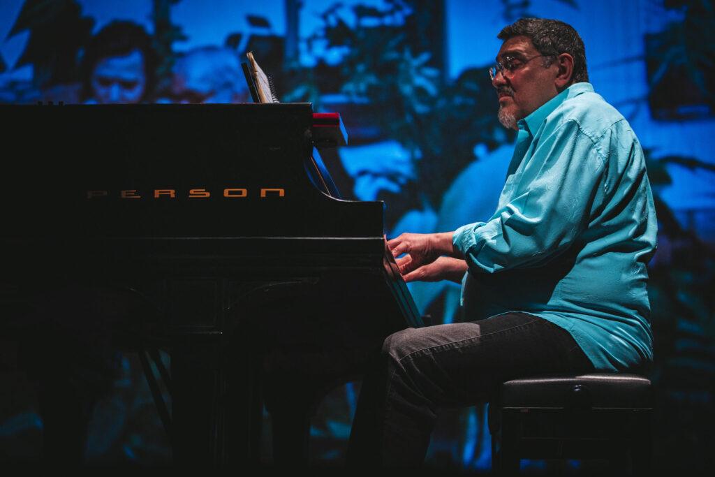 Fábio Caramuru celebra a obra de Tom Jobim