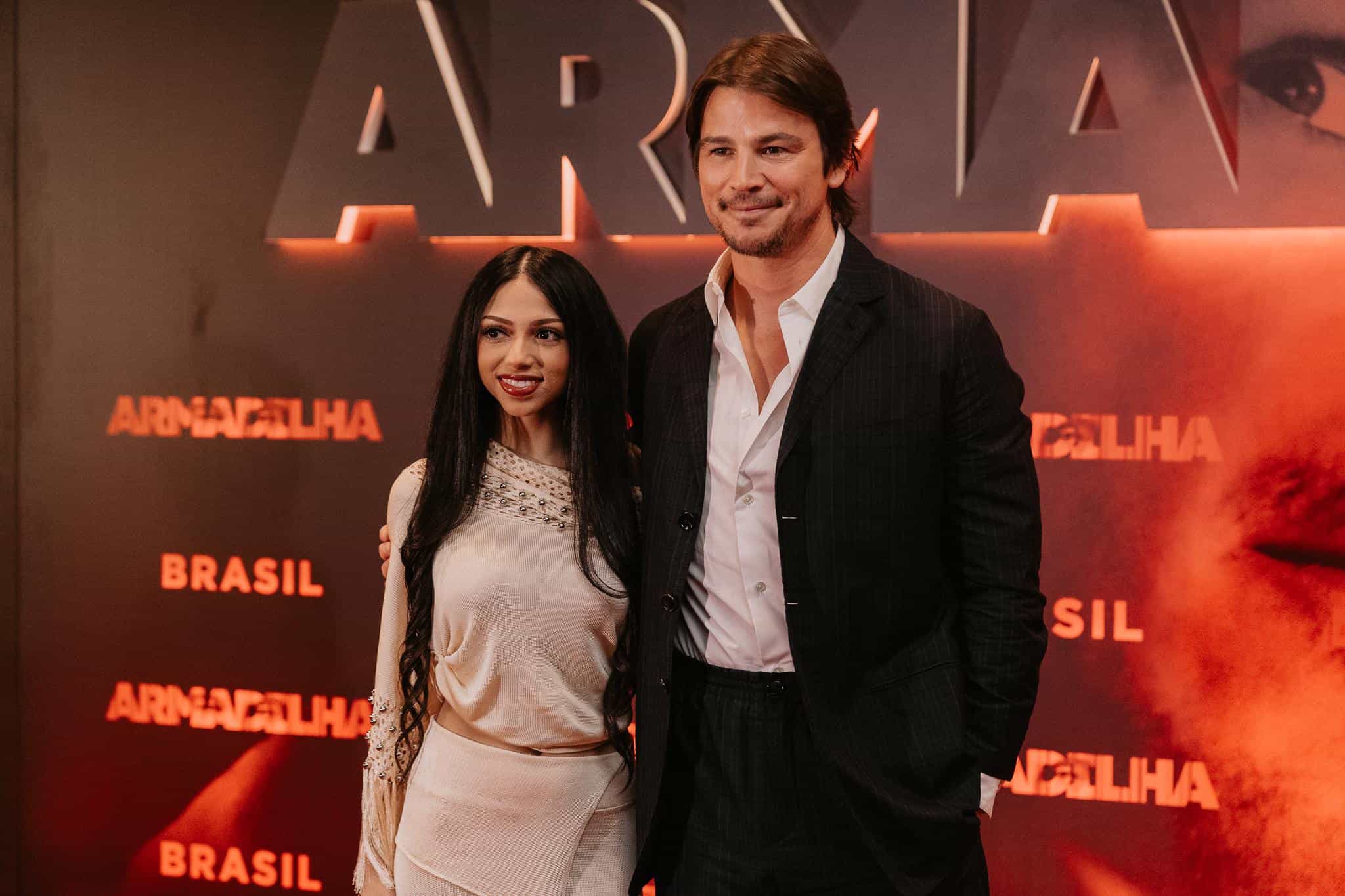 Josh Hartnett e Saleka