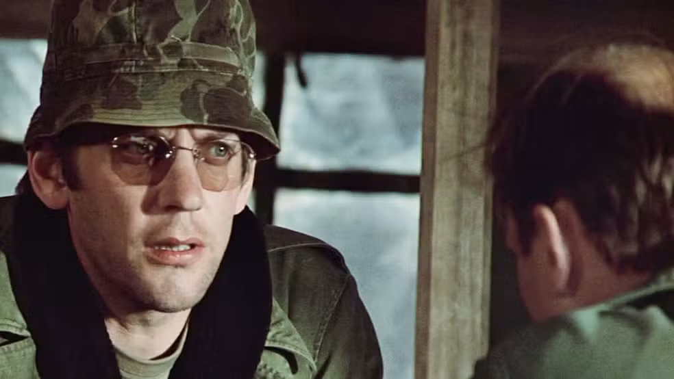 Donald Sutherland em "M.A.S.H." / Crédito: Divulgação