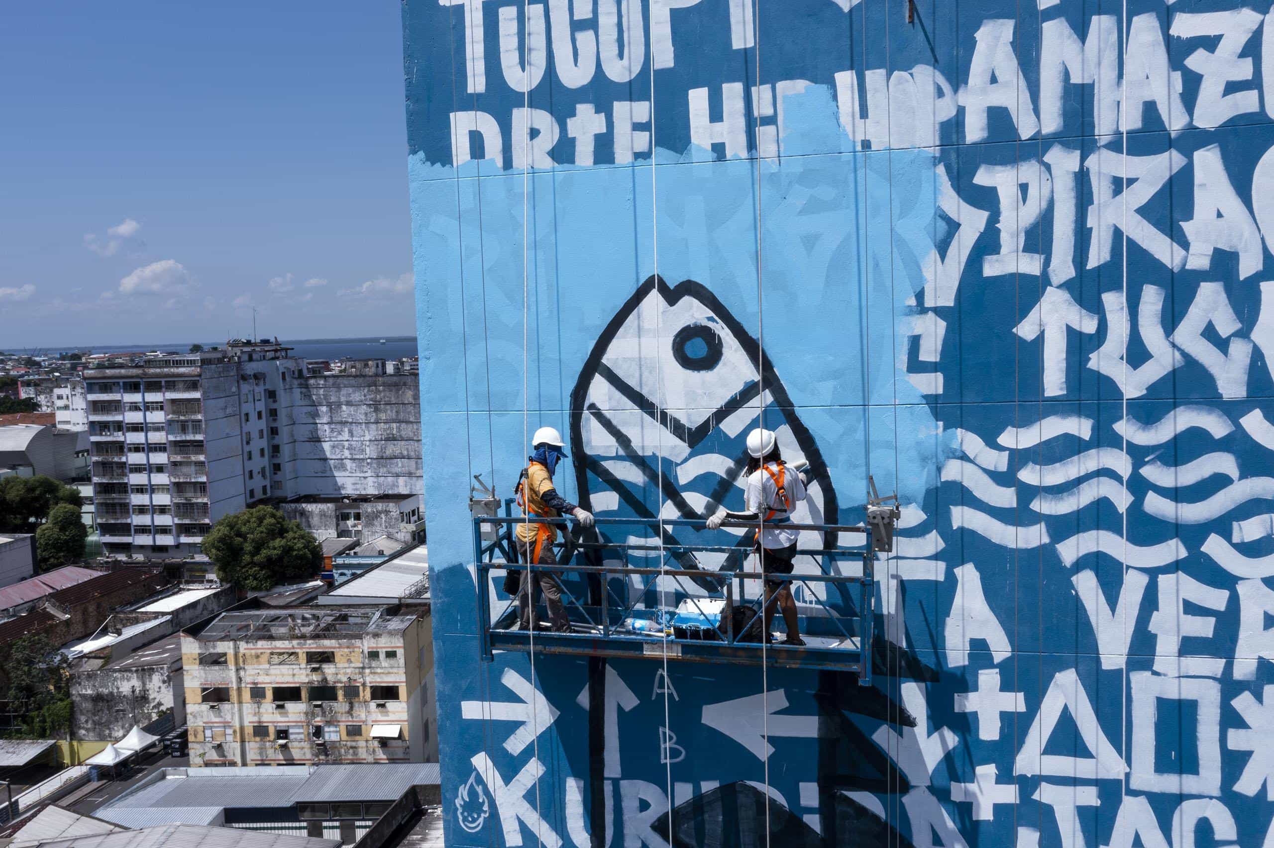 Pinturas em grande escala em empenas