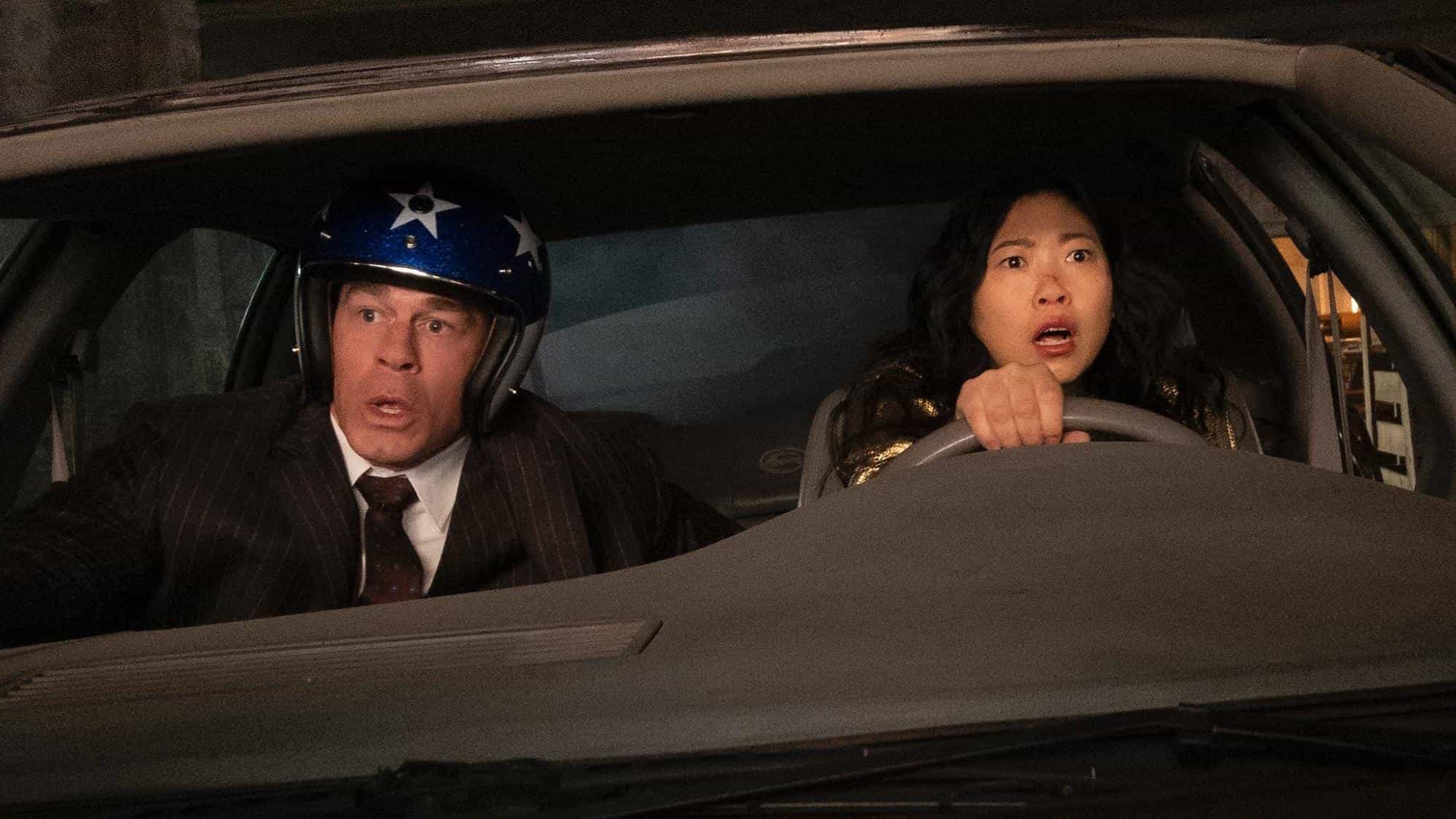 John Cena e Awkwafina em Jackpot: Loteria Mortal