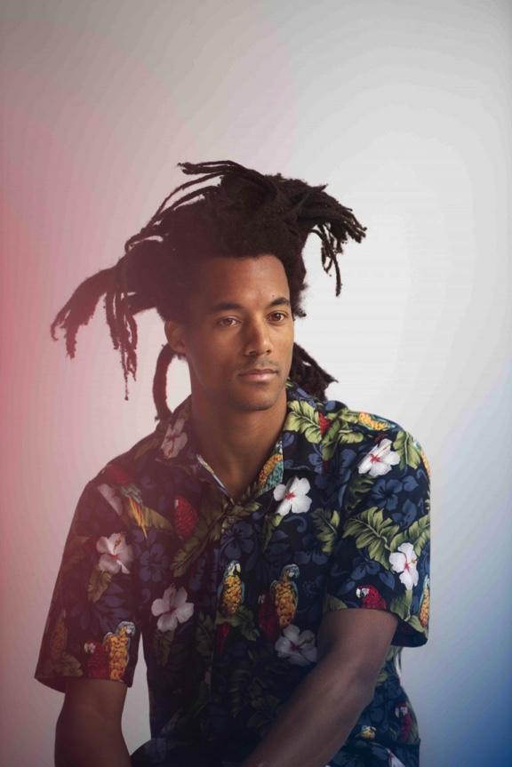 Conner Youngblood lança álbum