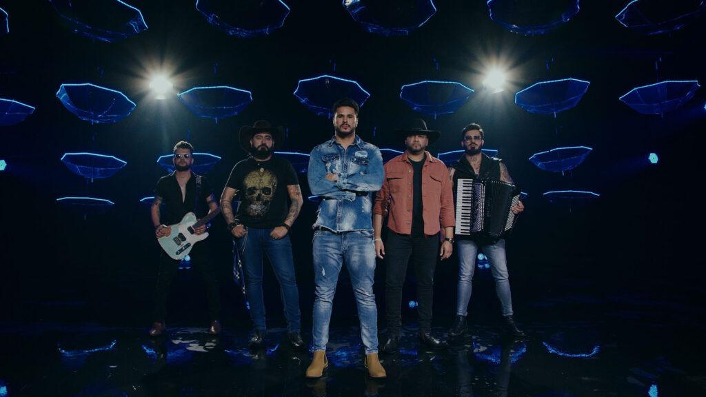 Nando Moreno e Traia Véia lançam hit