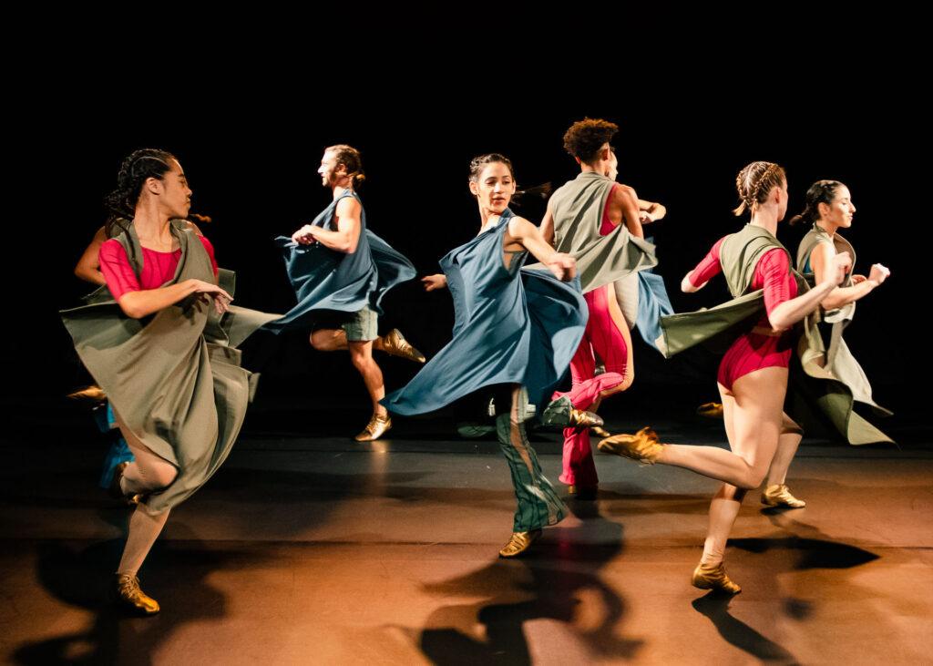Companhia de dança realiza apresentação