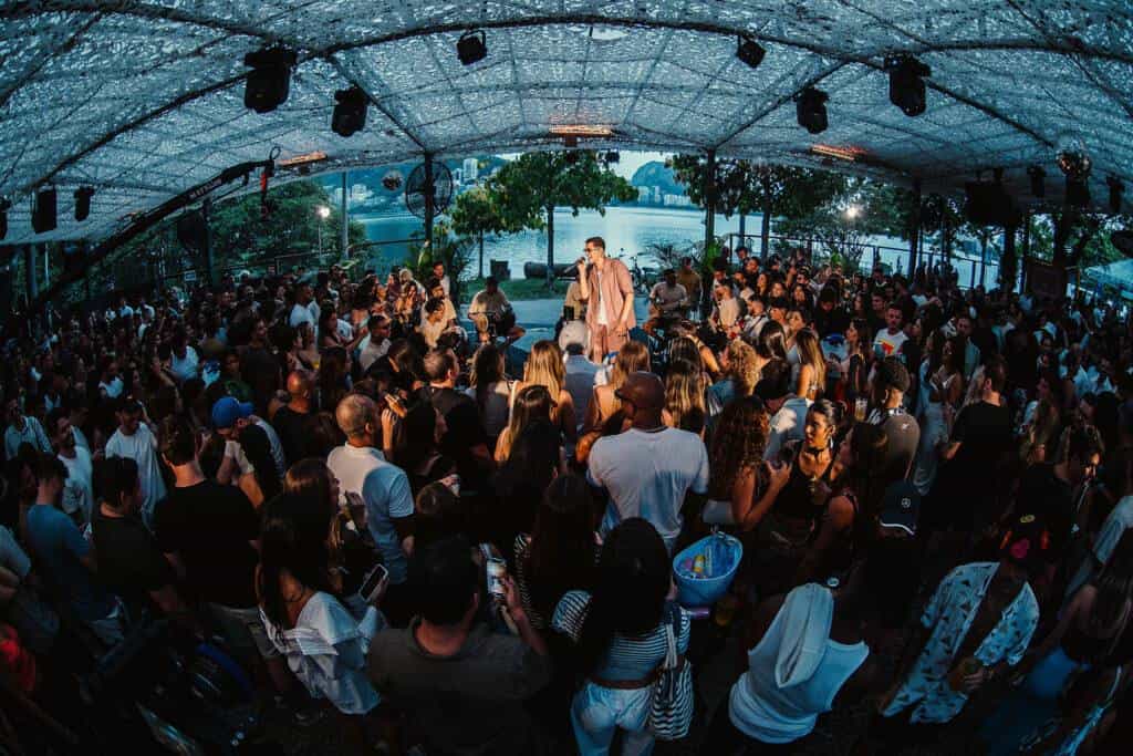 Aniversário com gravação de novo audiovisual