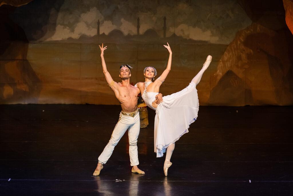 O ballet La Bayadère no Teatro Sérgio Cardoso