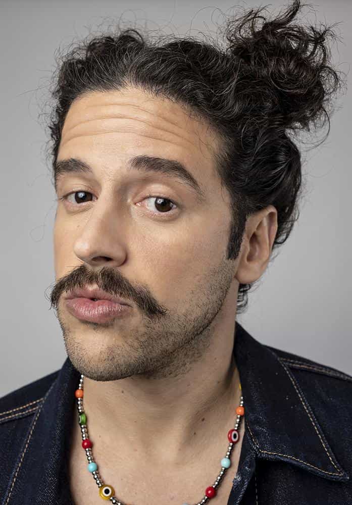 Poeta, cantor e ator da novela Rancho Fundo