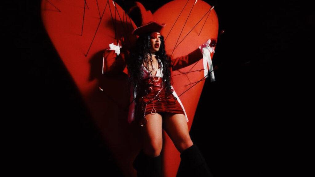 Gloria Groove revela ensaio de Halloween