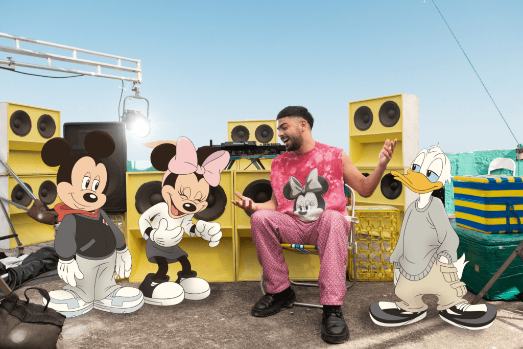 Pedro Sampaio ao lado de Mickey & amigos?