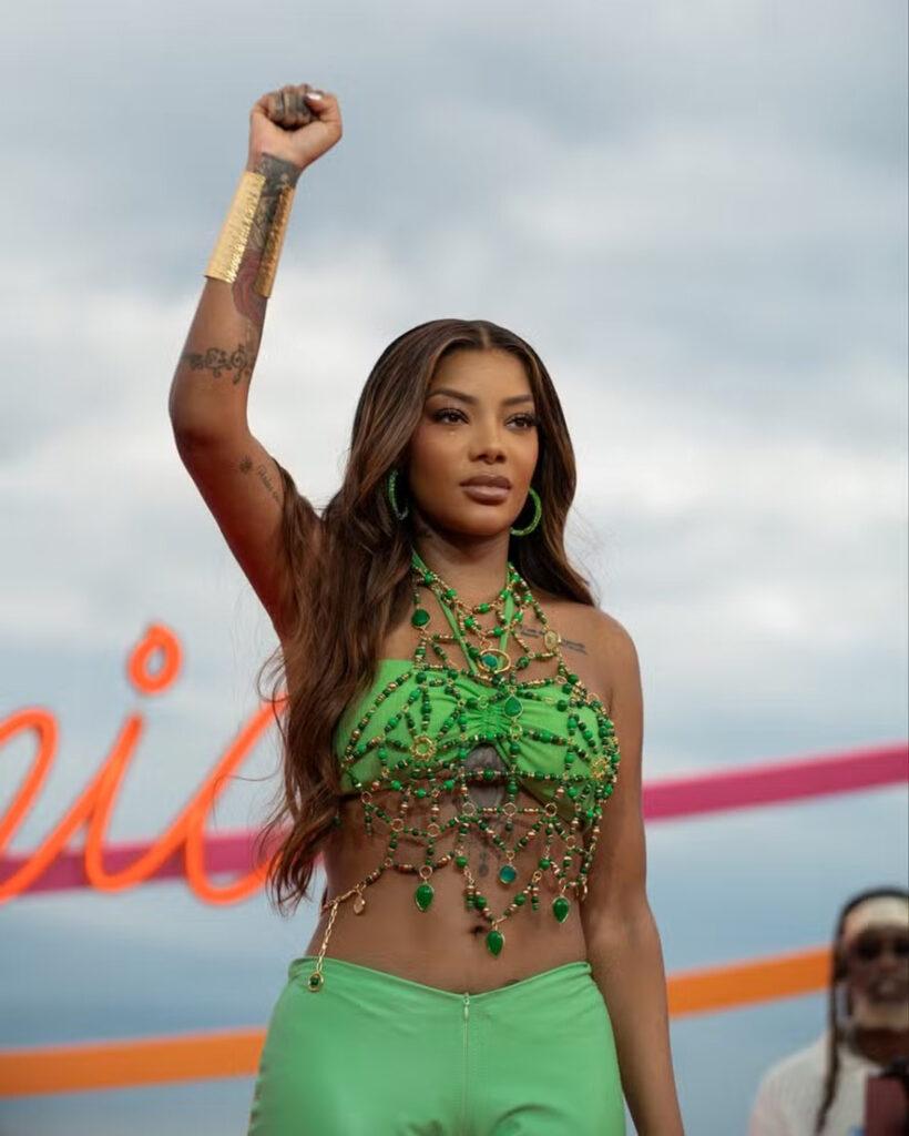Réveillon Tropical estreia com Ludmilla