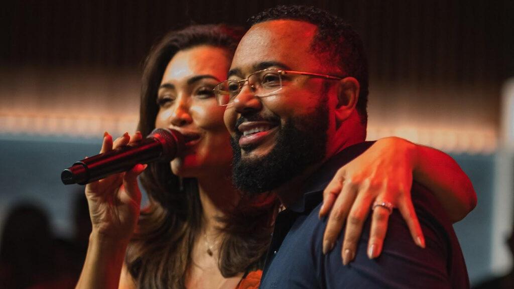 Karinah e Dudu Nobre fazem show especial