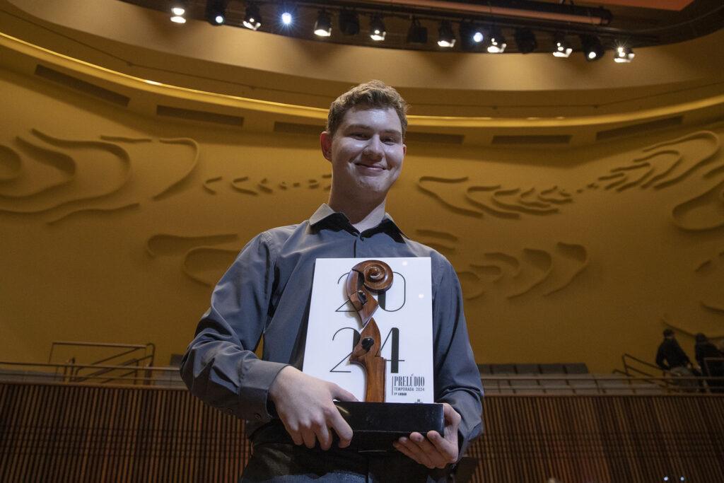 Estêvão Medeiros Gomes, pianista de 16 anos