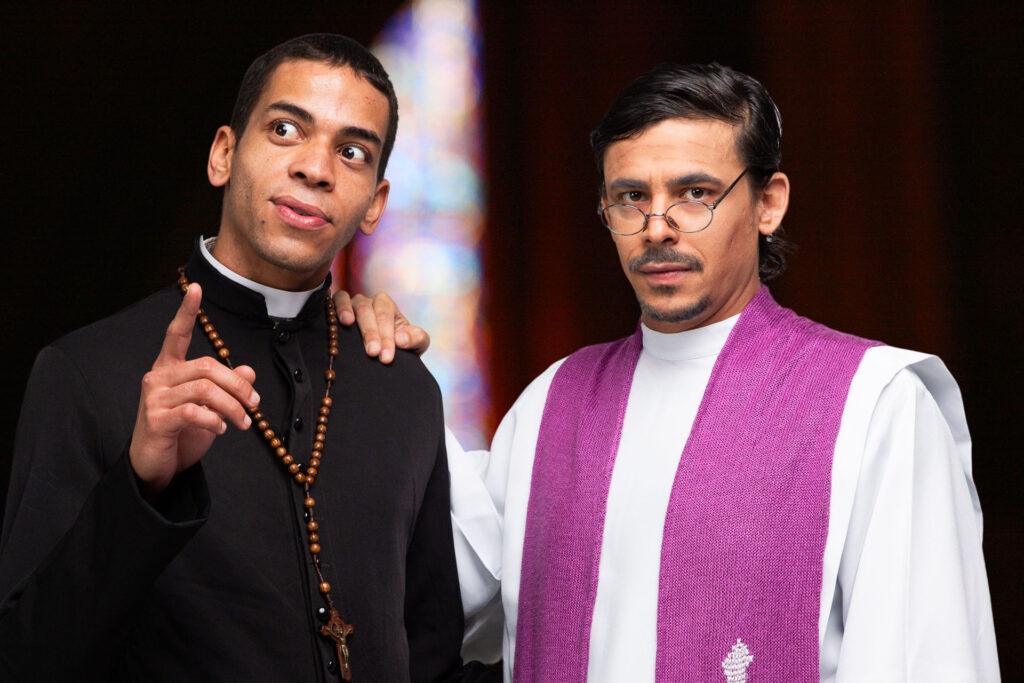 Romance entre seminaristas vai para os palcos