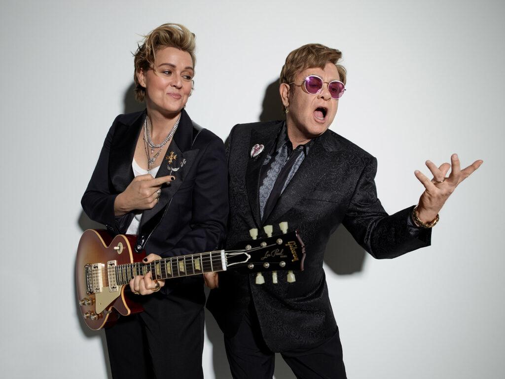 Elton John e Brandi Carlile com novo álbum