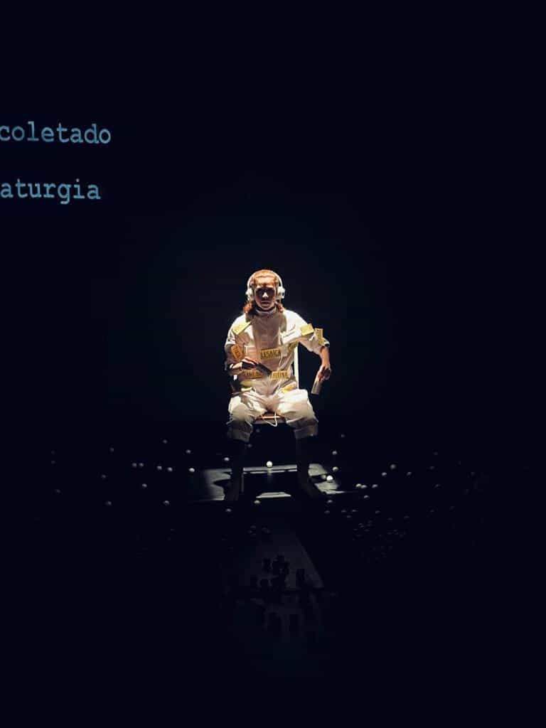 Meu Corpo em Terra Corre Para o Mar Como Tartaruga Marinha