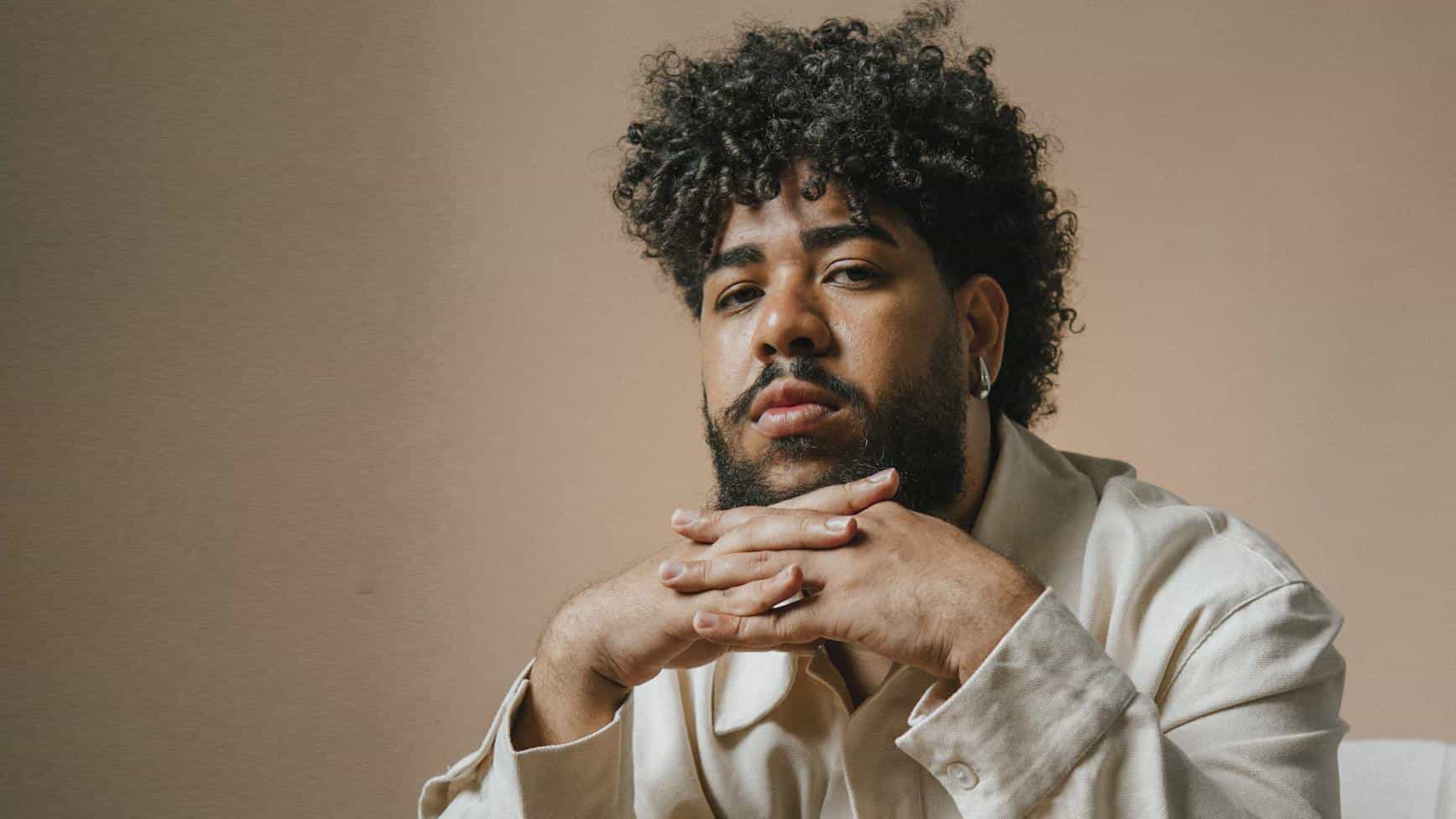 IVYSON celebra 6 anos de carreira na Casa Natura Musical