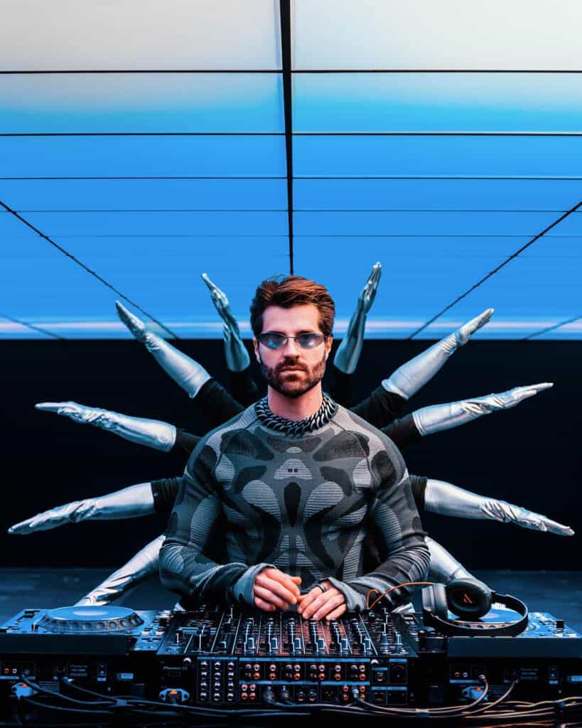 Alok faz debut no Coachella com show desafiador