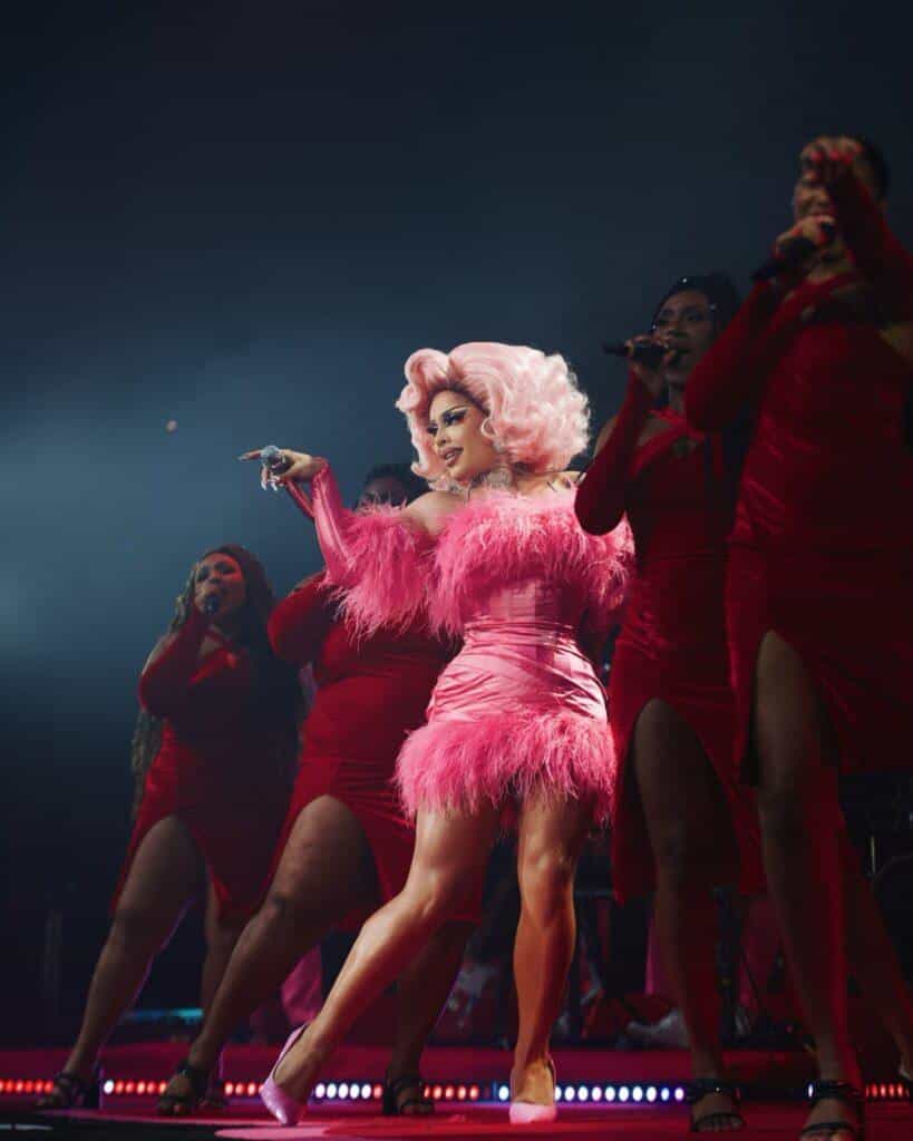 Gloria Groove anuncia show exclusivo do “Serenata da GG”