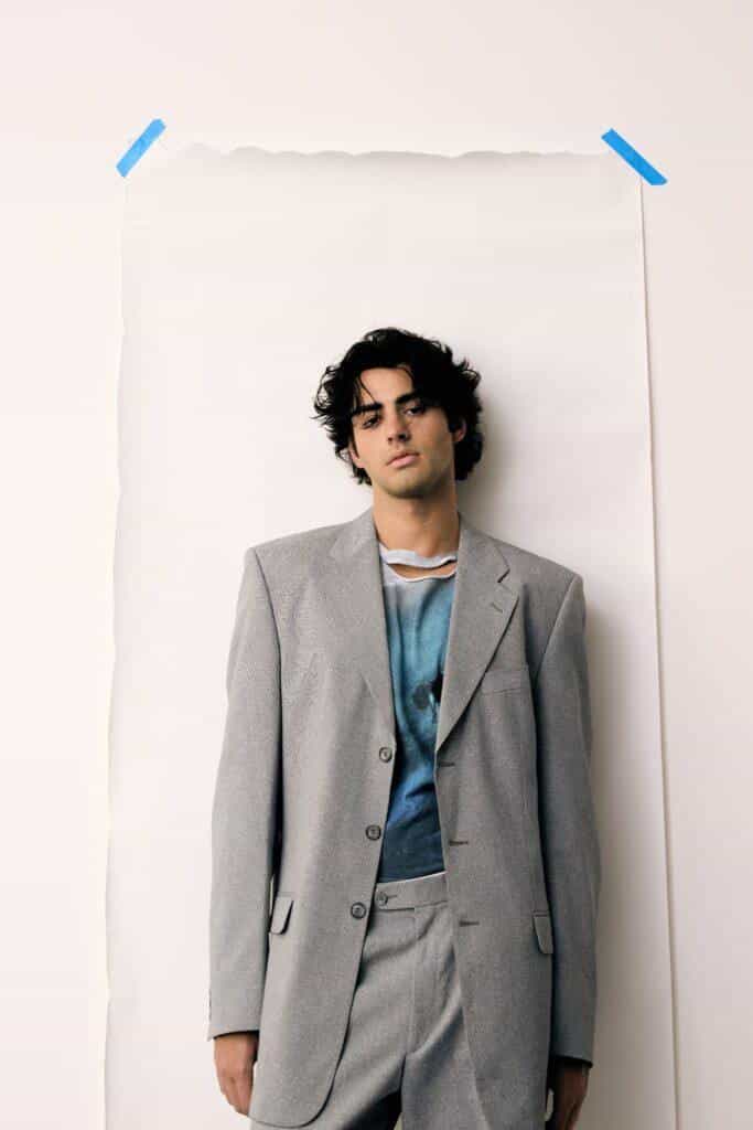 Lucas Pretti lança segundo single de seu novo disco