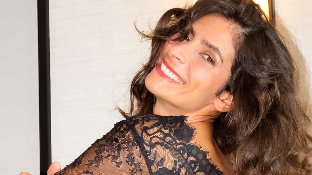 Yasmin Mendes no tapete vermelho de Cannes 2025