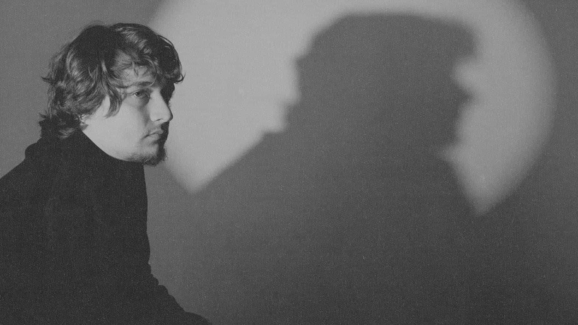 Joaquim e seu disco de estreia “Varanda dos Palpites”