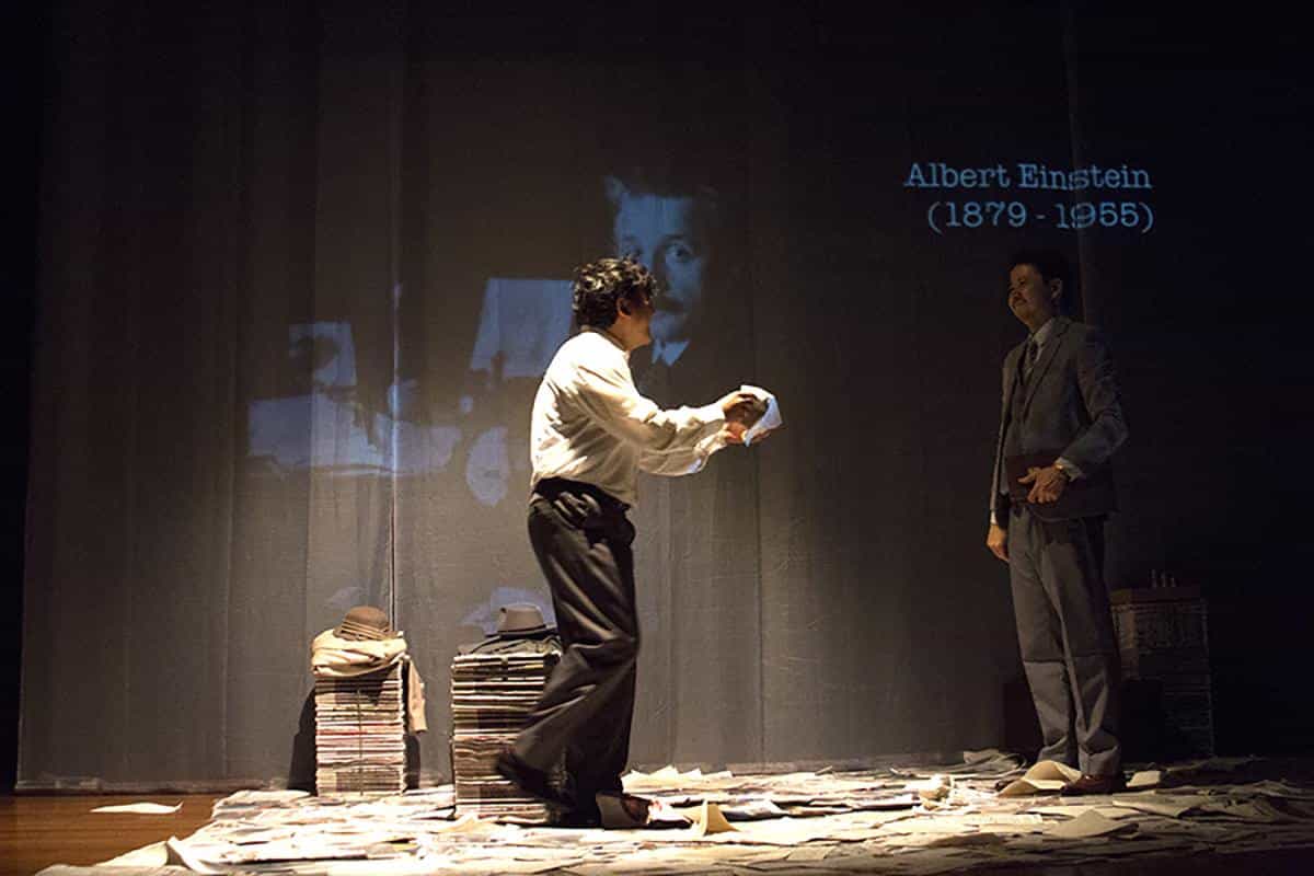 O Legítimo Pai da Bomba Atômica no Teatro