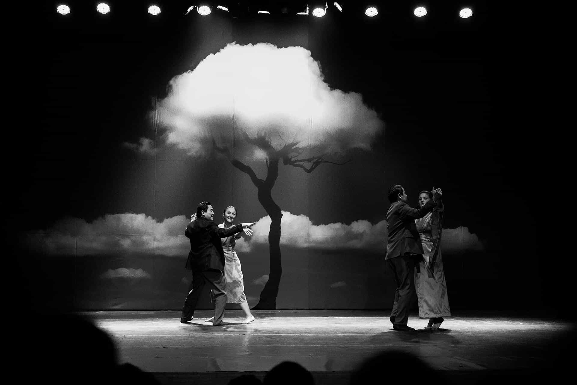 Desobediência com apresentações gratuitas no Teatro