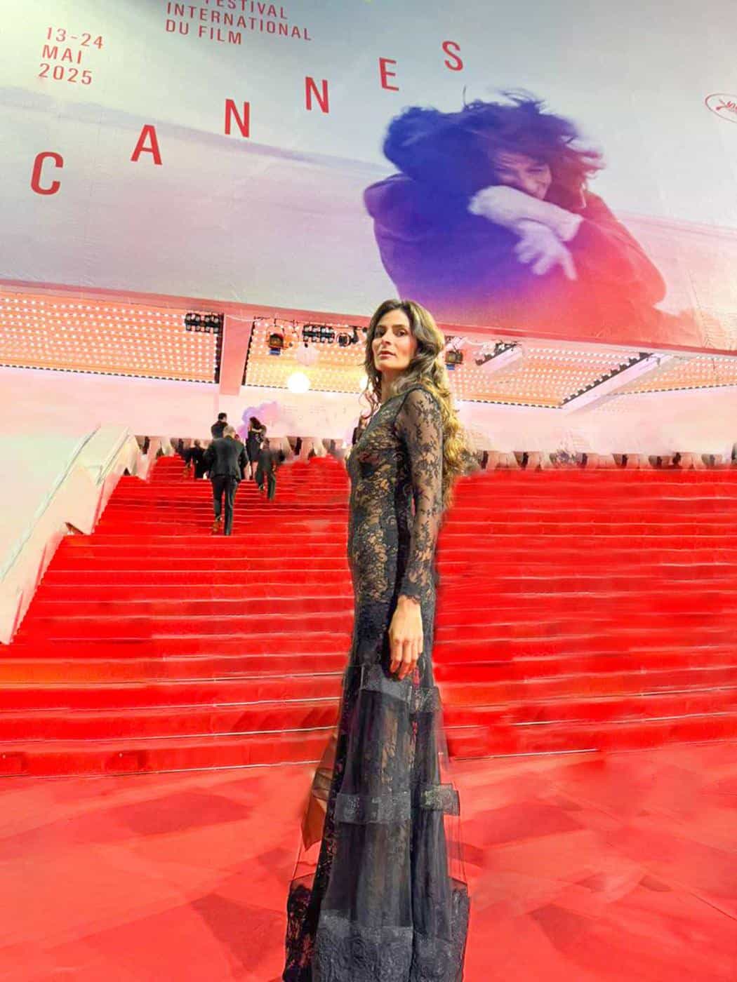 Yasmin Mendes no tapete vermelho de Cannes 2025