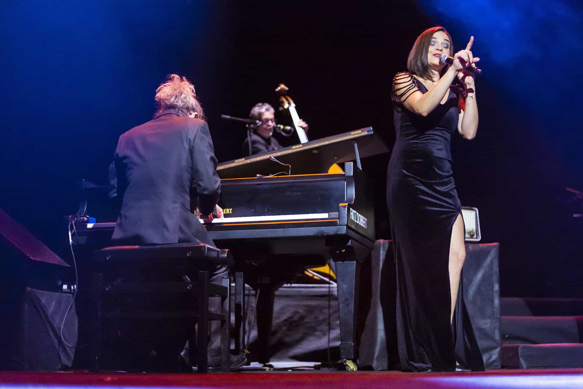 100 anos de Charles Aznavour por Anne Carrere