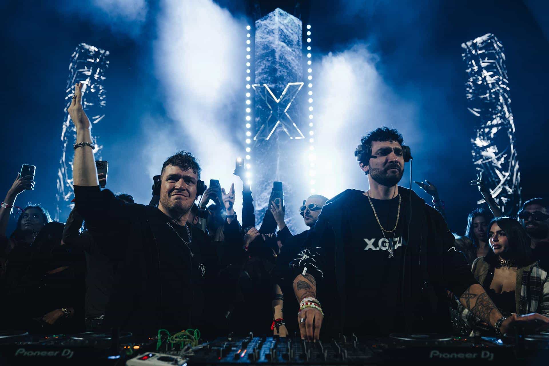 "Adriatique Present X". O evento acontece dia 31 de maio