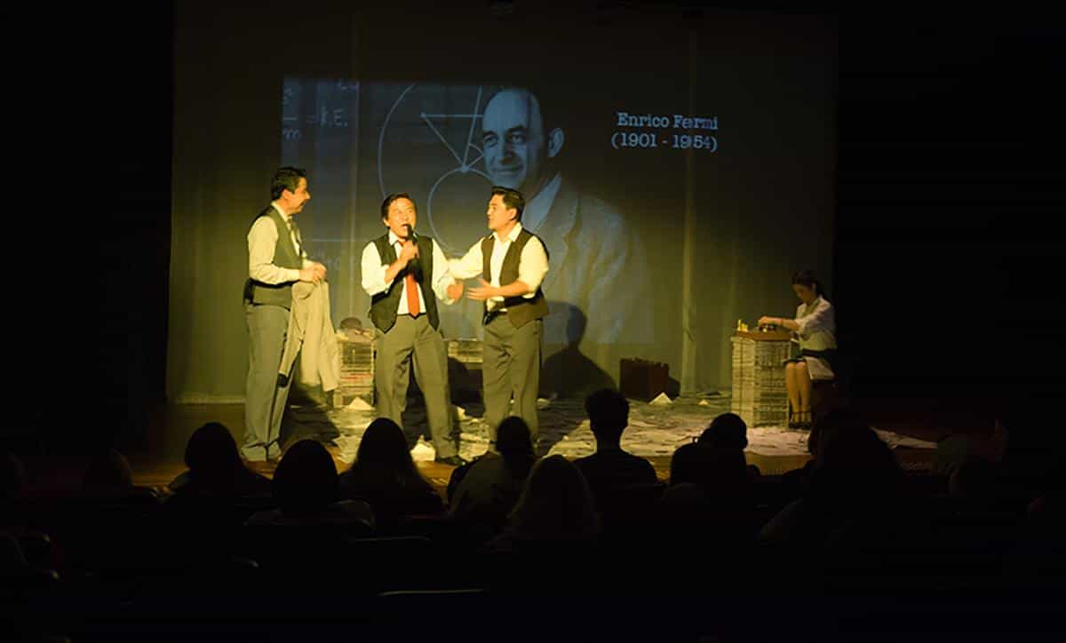 O Legítimo Pai da Bomba Atômica no Teatro