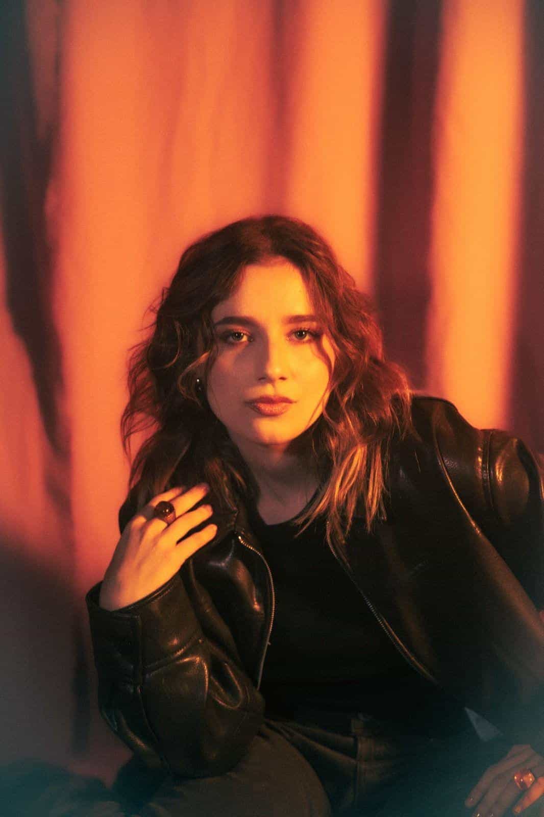 A nova MPB tem nome: Giana mistura brasilidade, indie e pop