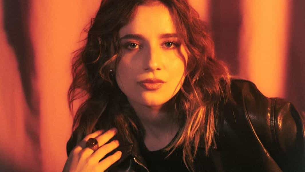 A nova MPB tem nome: Giana mistura brasilidade, indie e pop