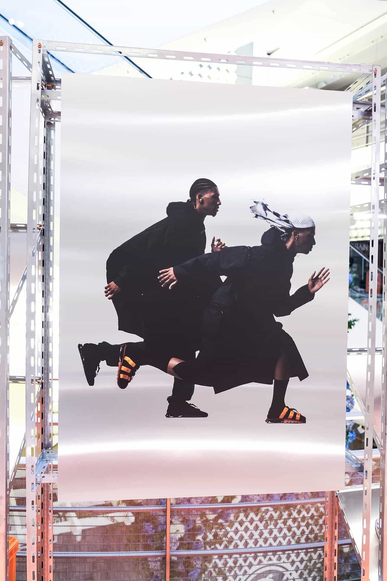 Galeries Lafayette com sandálias que exaltam o streetwear