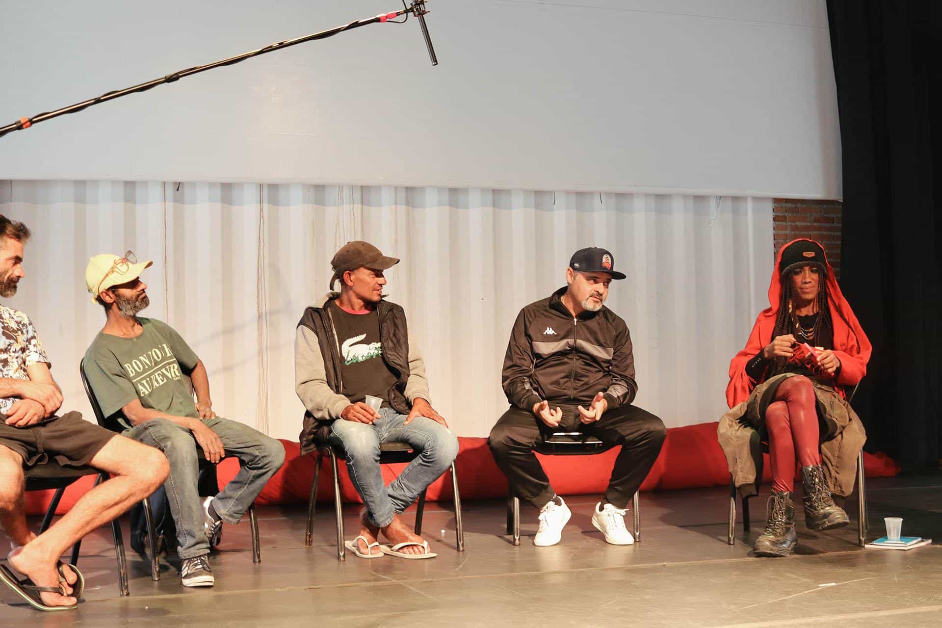 Conversas sobre cultura, hip hop e transformação social