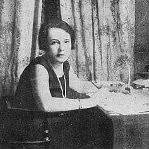 “A mulher dos olhos de gelo”, da carioca Chrysanthème