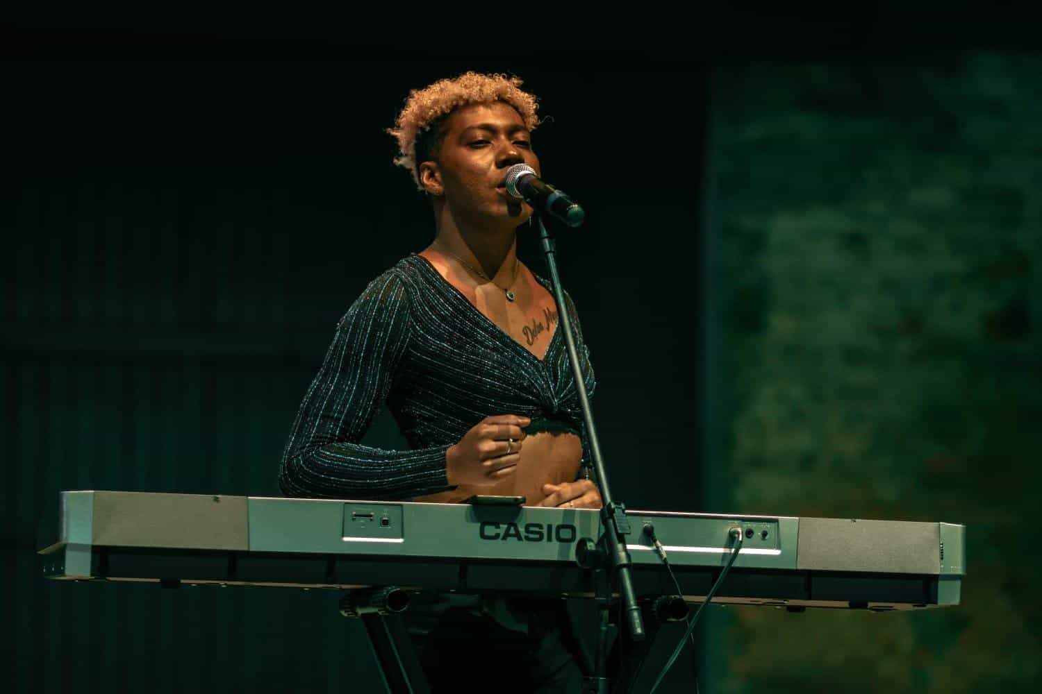 4ª edição do Negras Melodias Show no Teatro de Contêiner
