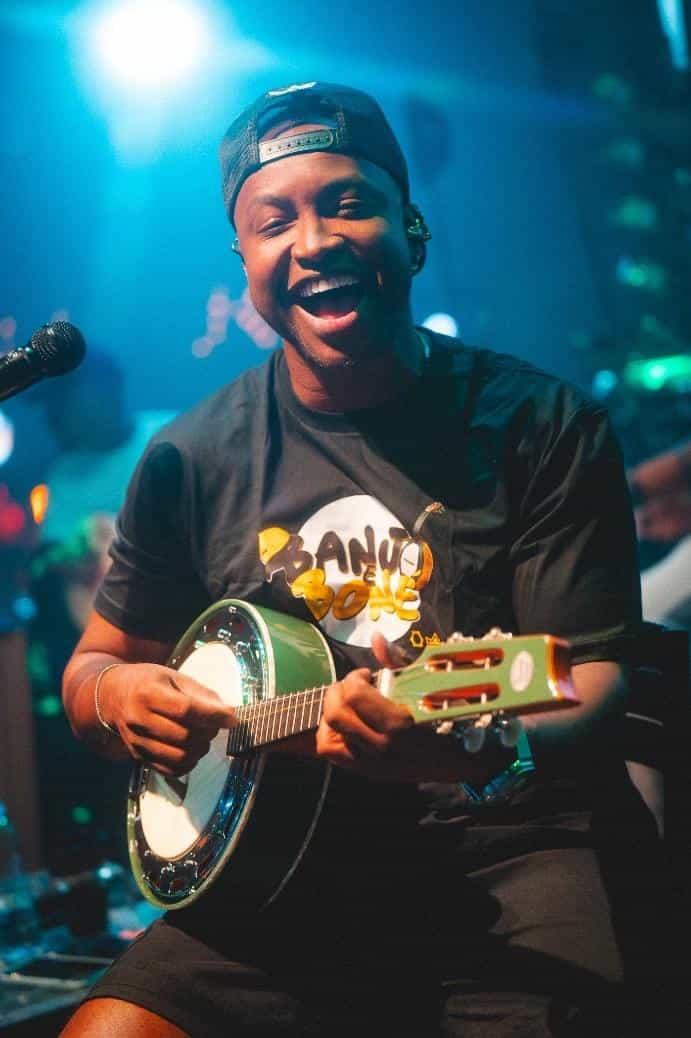 Thiaguinho lança “Banjo e Boné”, seu novo projeto audiovisual