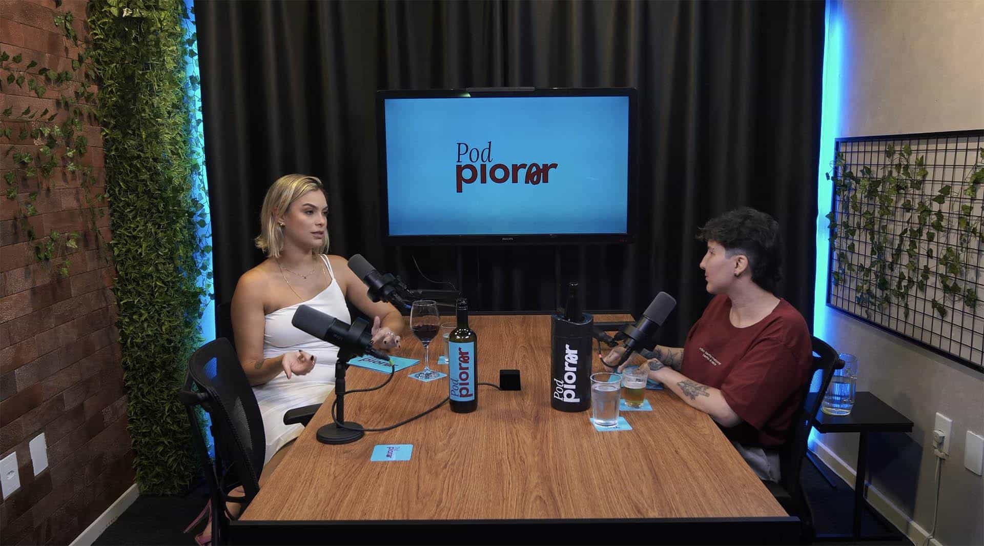 “PodPiorar” estreia dando voz aos perrengues da vida adulta