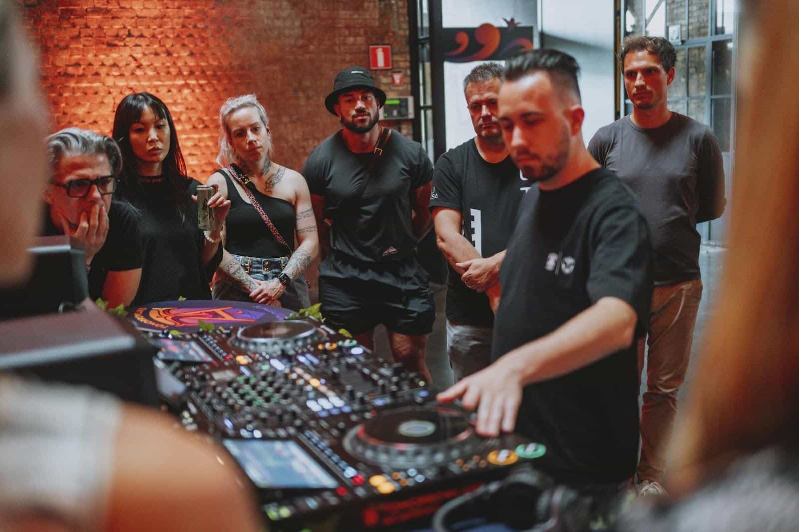 Uma chance de se apresentar no Tomorrowland Brasil 2025