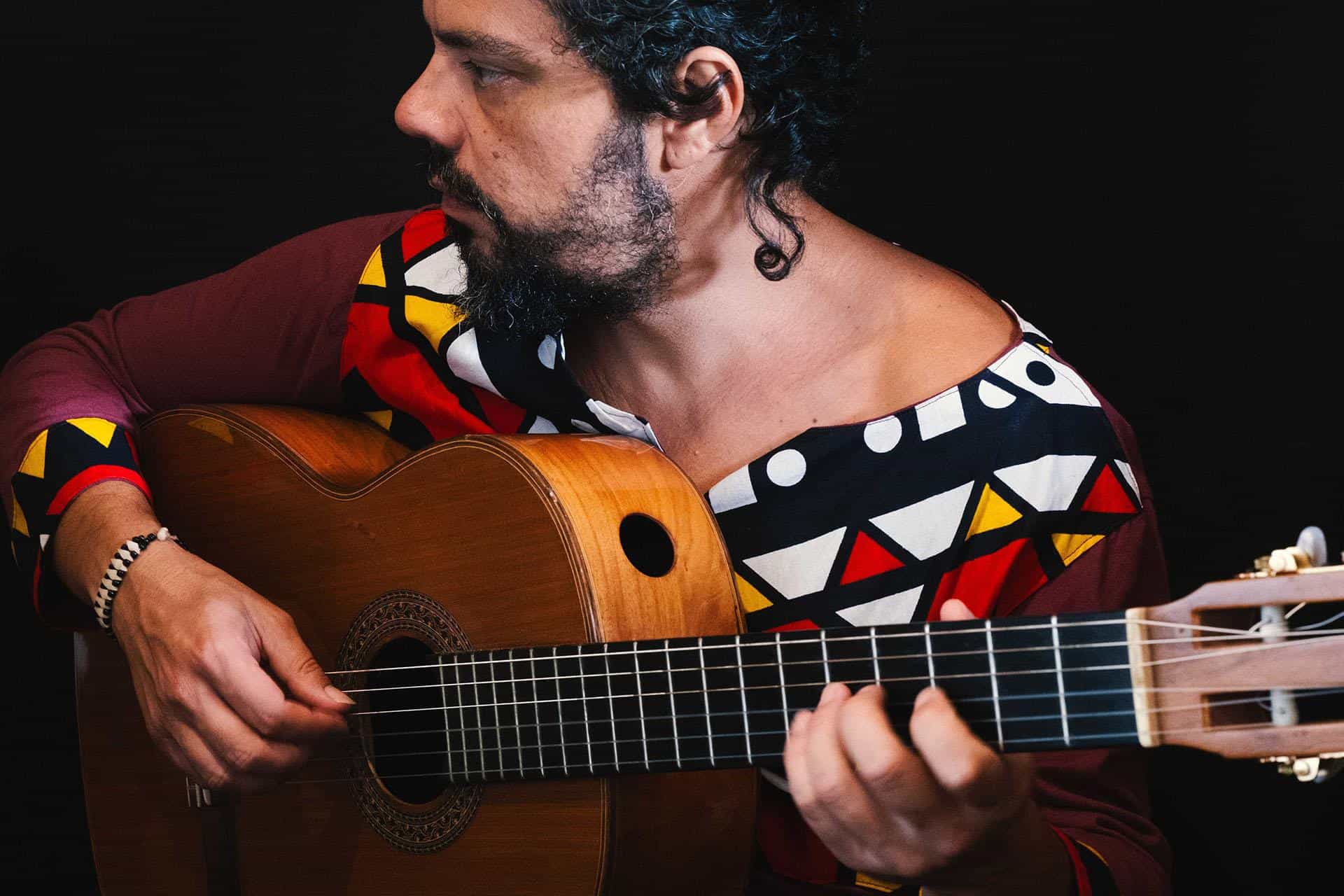 Violonista Felipe Mancini lança primeiro single