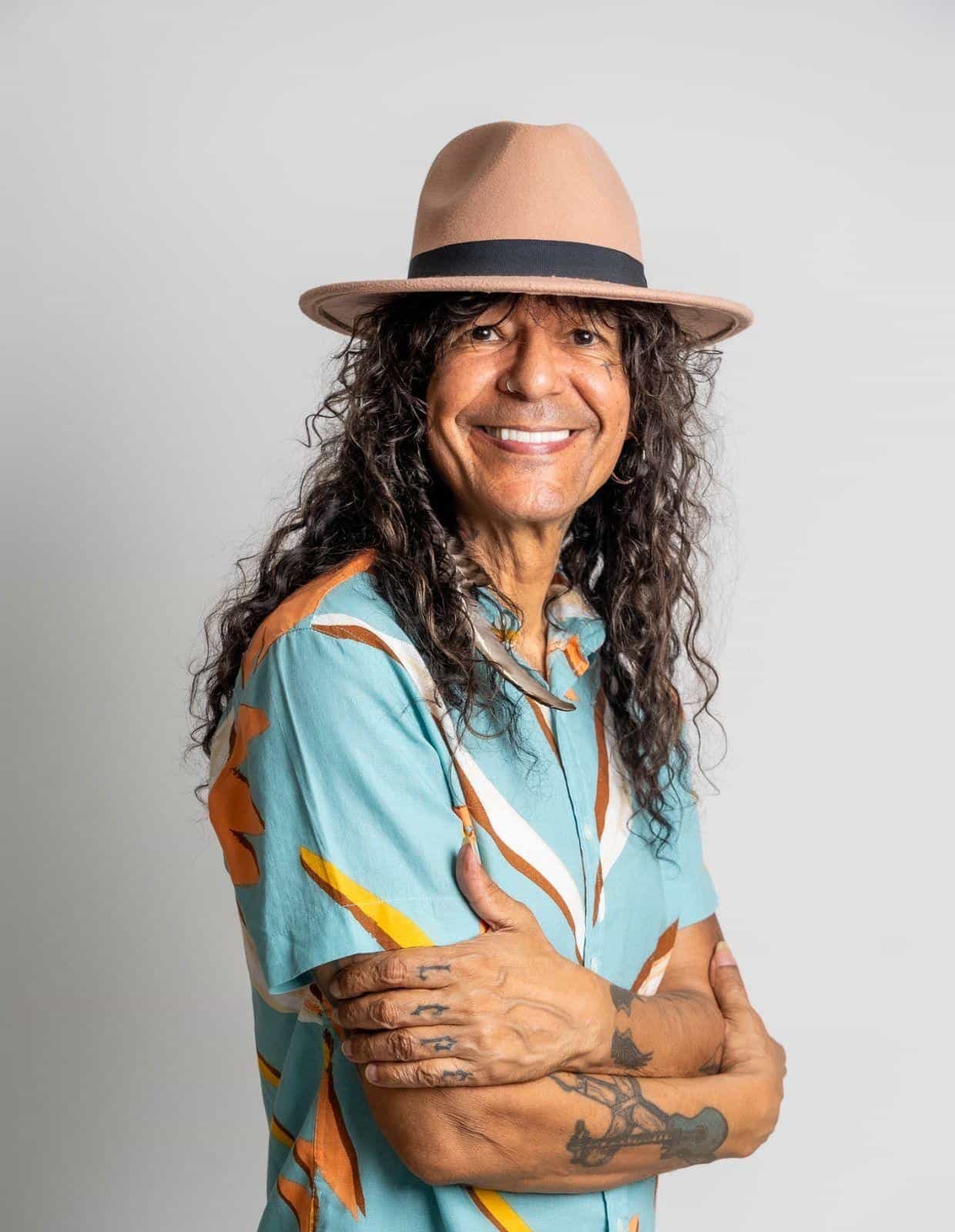 Pai da Axé Music faz show intimista em Porto Alegre