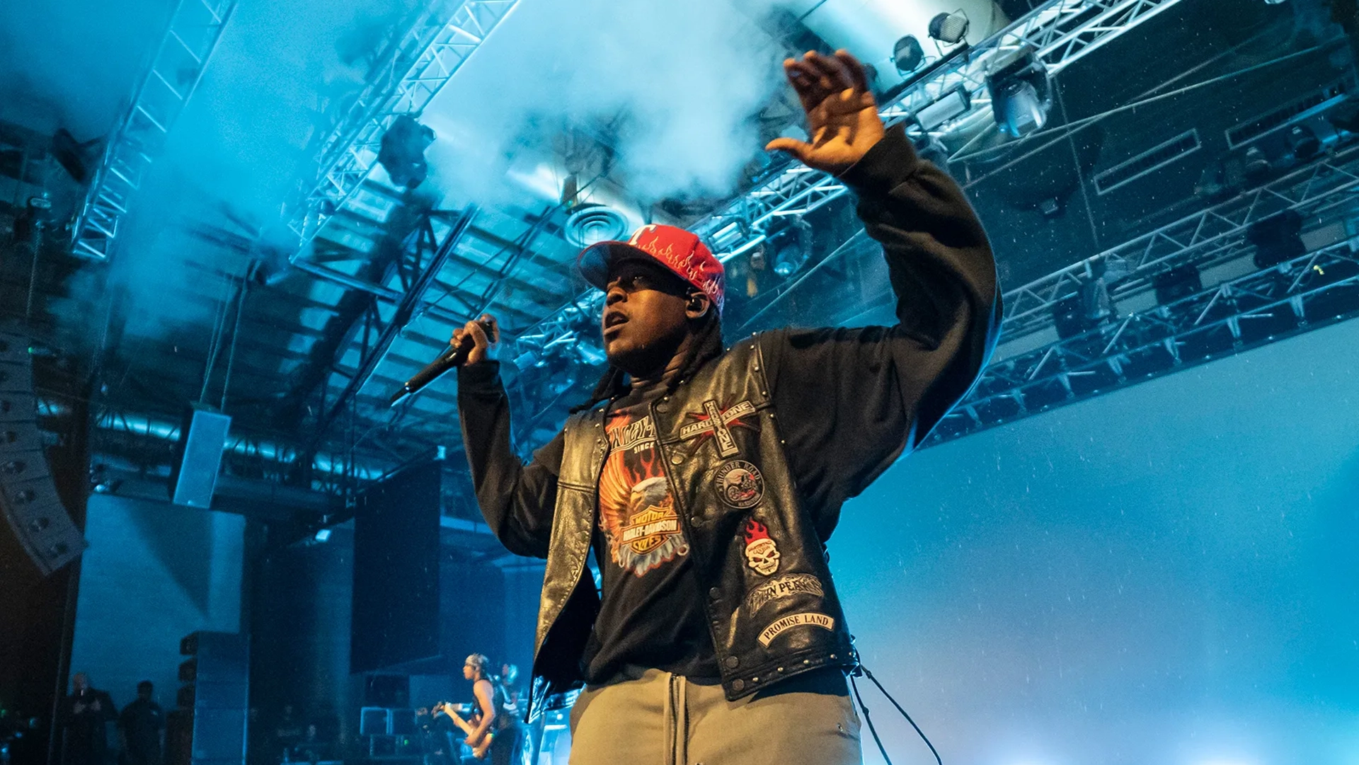 Agora no palco do The Town: Don Toliver palco no Skyline
