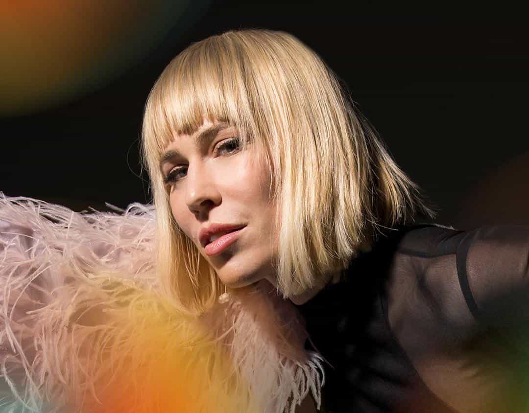 Agora no palco Skyline do The Town: Natasha Bedingfield